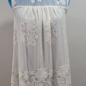Elegant White Lace Women’s Top